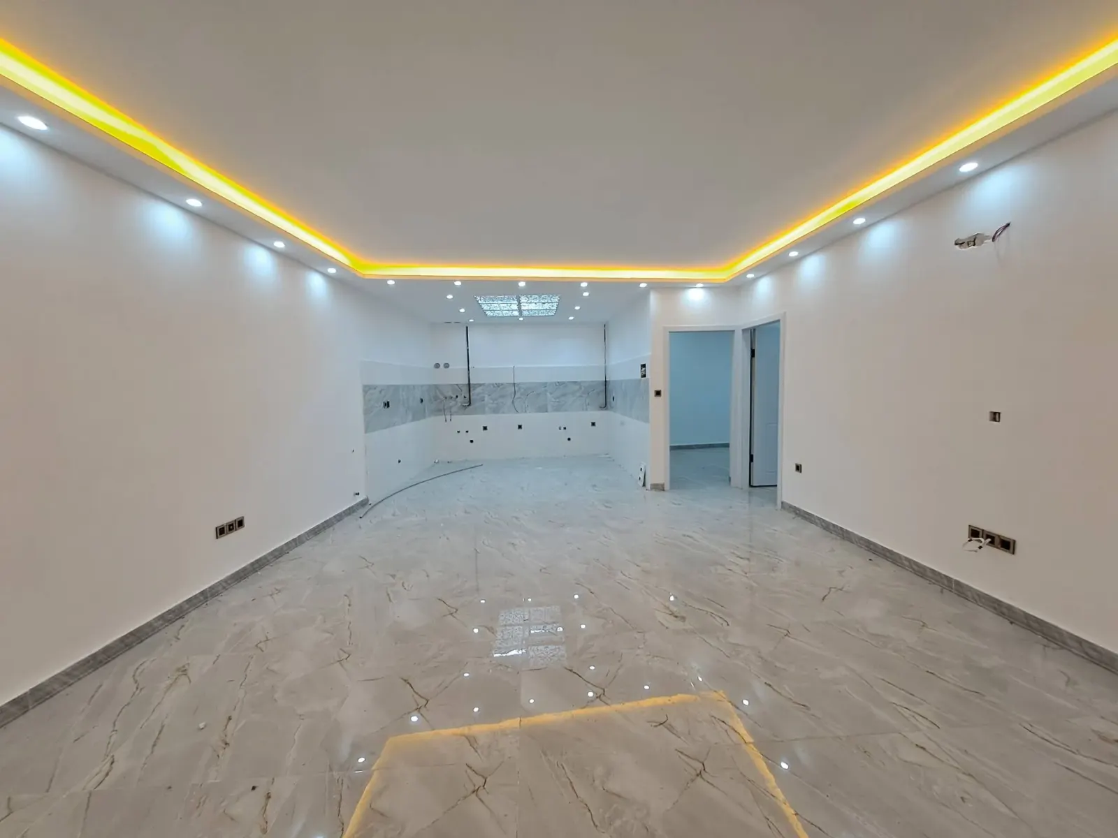 ویلای نوساز وکلیدنخورده شیک