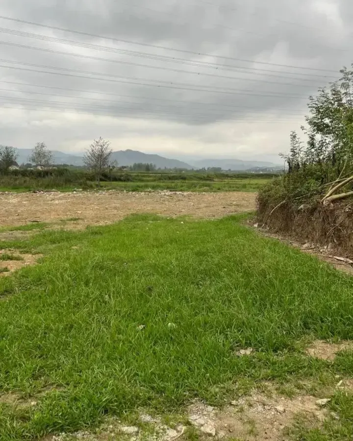 زمین۴۰۰متری
